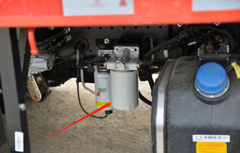 

Applicable to SINO Truk HOWO light truck Commander Commander diesel filter 1001120353A auto parts