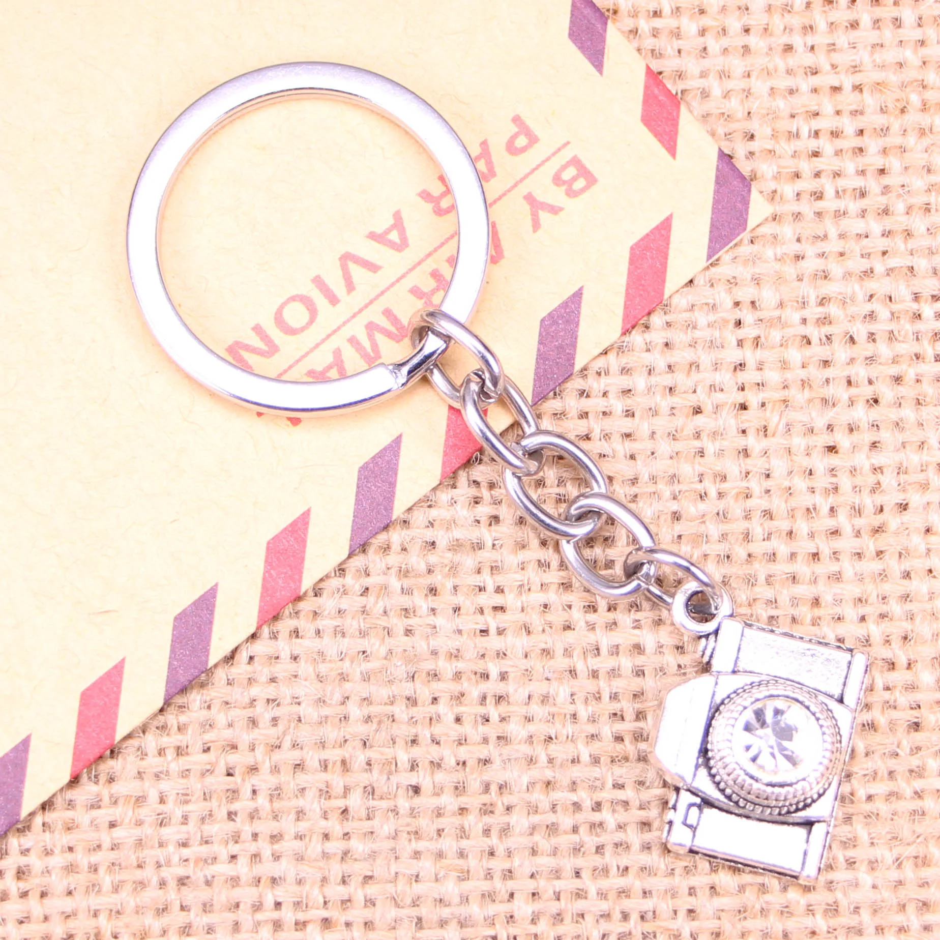 

20pcs New Fashion Keychain 20x16mm camera Pendants DIY Men Jewelry Car Key Chain Ring Holder Souvenir For Gift