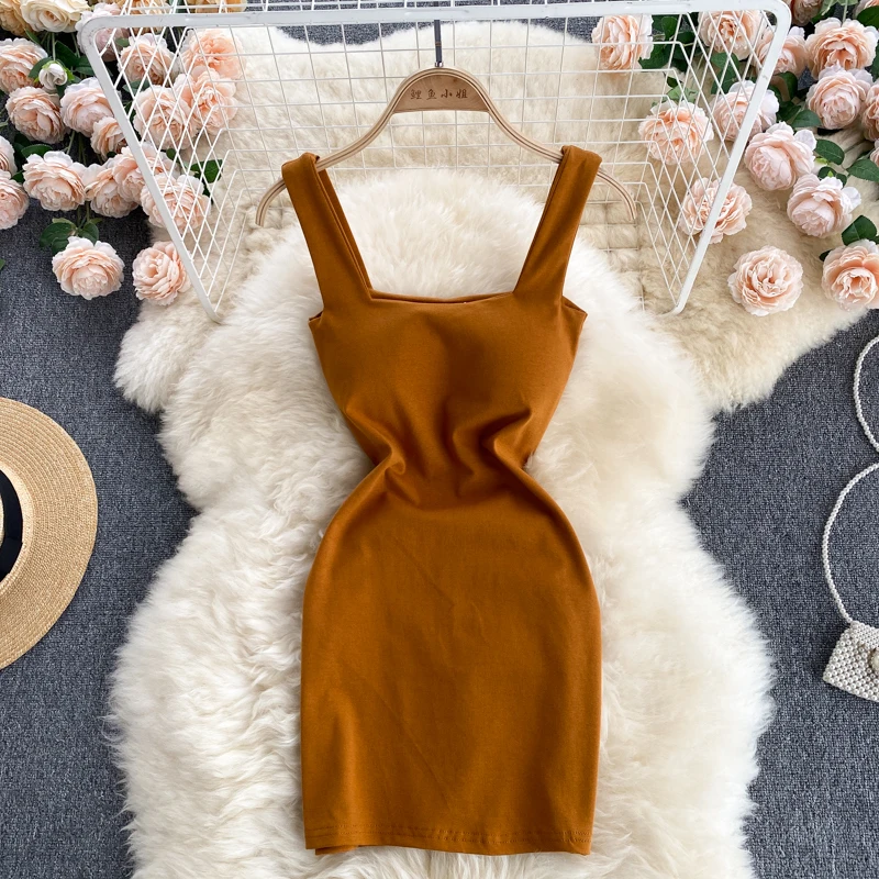 

New Europe and the United States Hot Girl Wind Simple Solid Color Short Section Halter Package Hip Dress