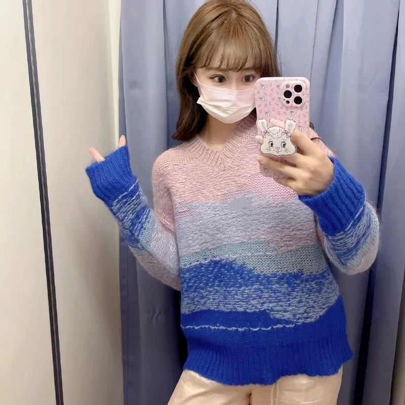 

2022 Autumn Winter New V-neck Loose Slimming Orange Sweater Women's Gradient Rainbow Knitwear Sweater Sweet Jumper