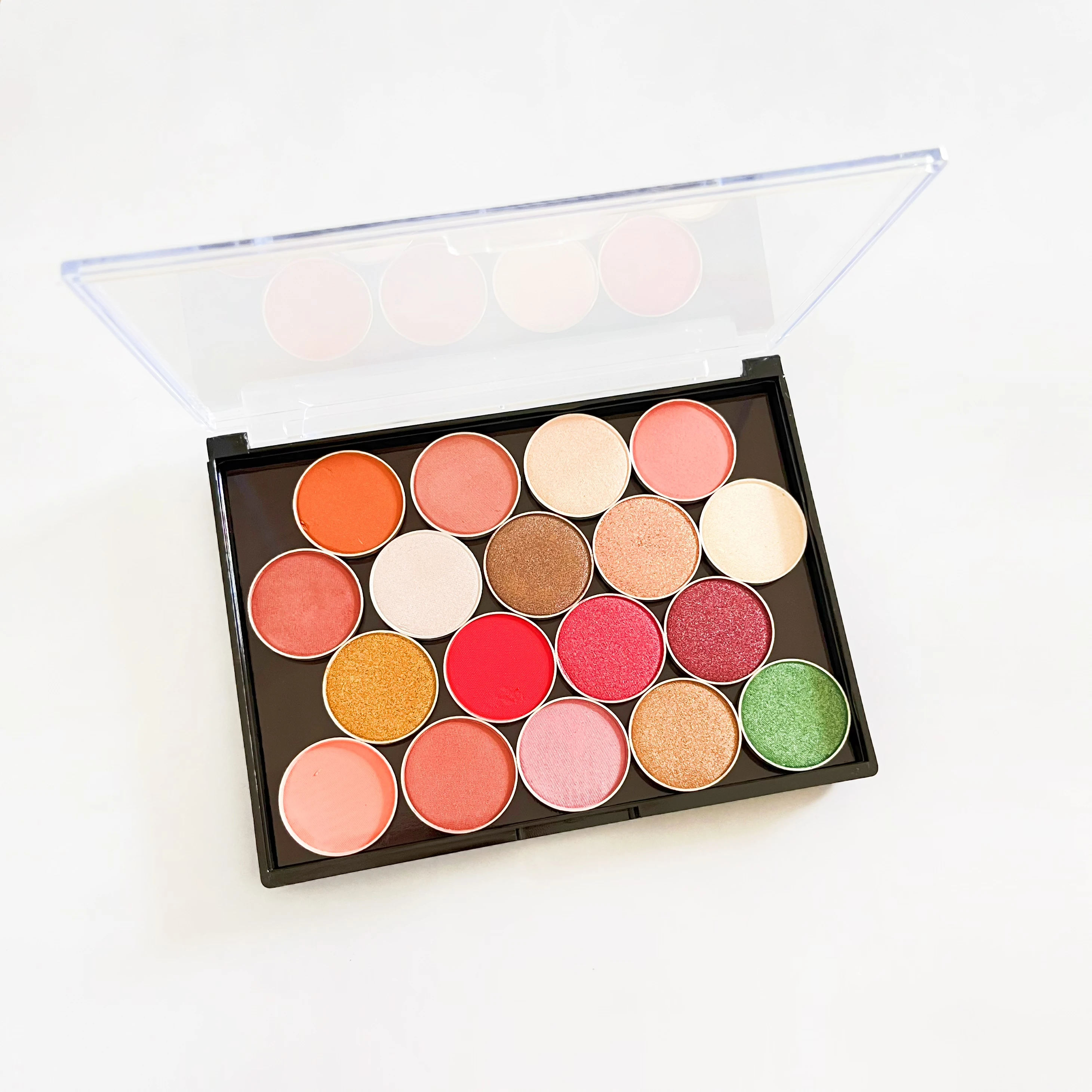 Medium Size Empty Magnetic Plastic Cosmetic Makeup Palette for Eyeshadow Lipstick Blush Powder images - 6