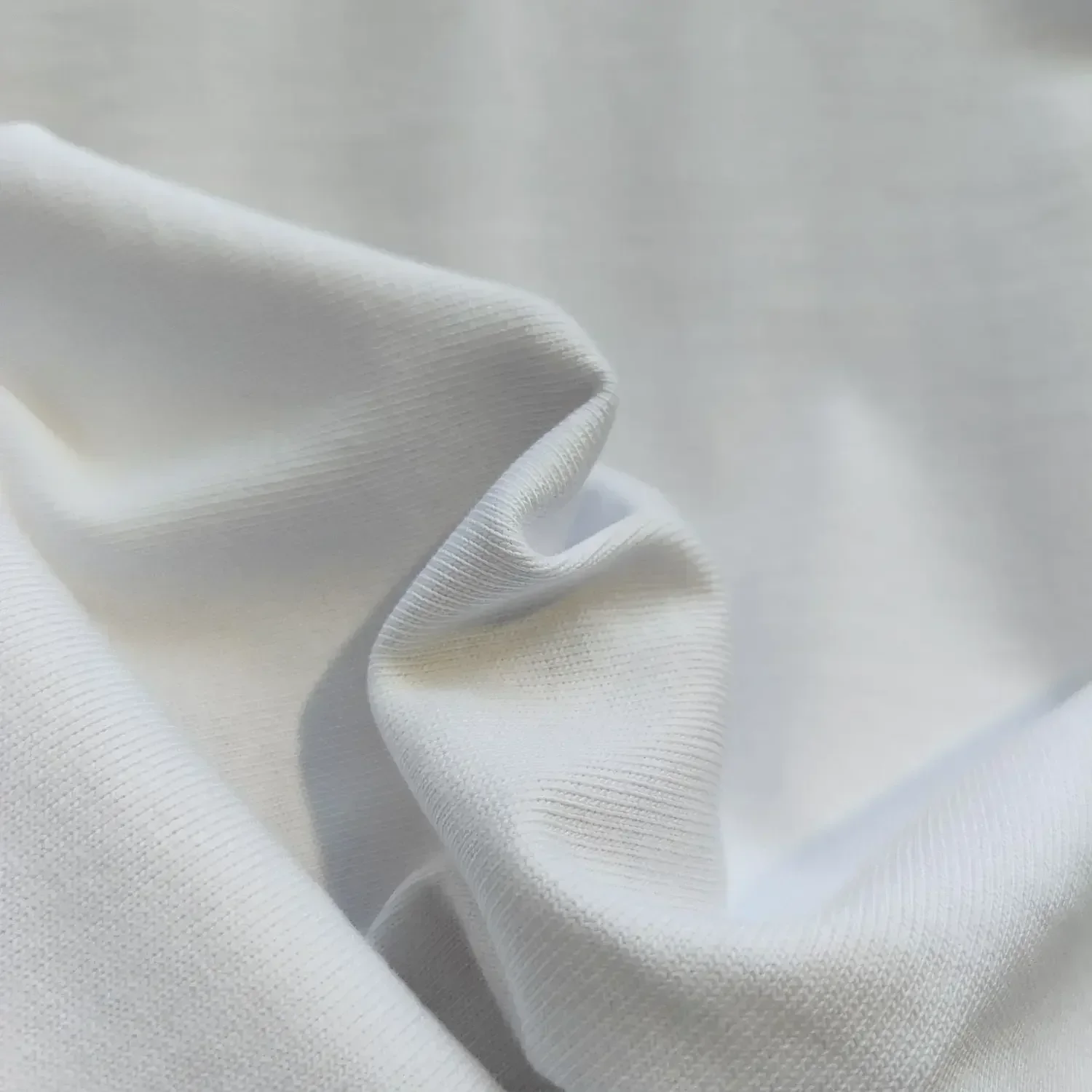 Хлопковая летняя футболка с короткими рукавами и буквенным принтом в уличном