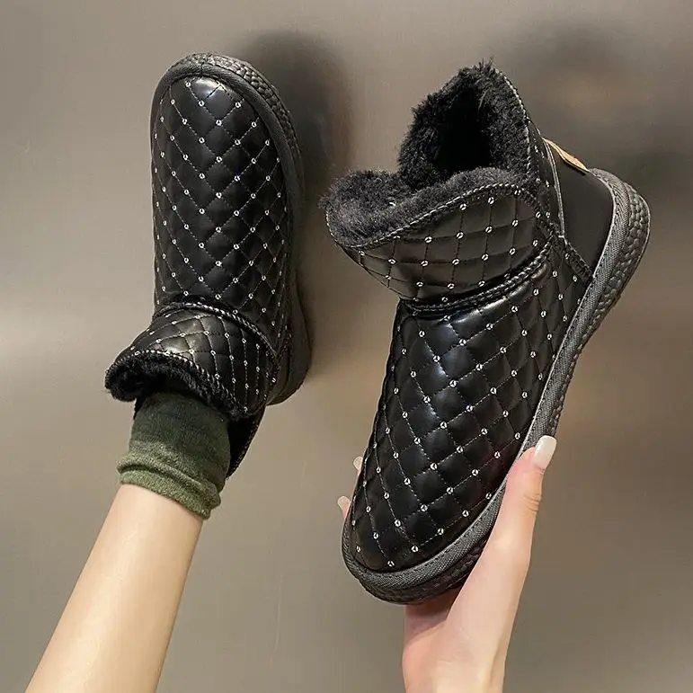 

Черные блестящие Водонепроницаемые зимние ботинки 2023, Зимние ботильоны на платформе для женщин, утепленные Плюшевые короткие ботинки, женс...