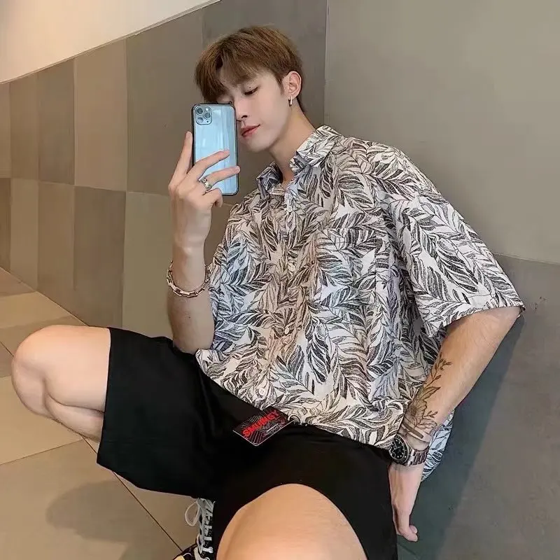 

Men's Top 2022 Summer Retro Casual Leaf Print Shirt Couple Short-sleeved Shirt Beach Wind Small Fresh Top Men