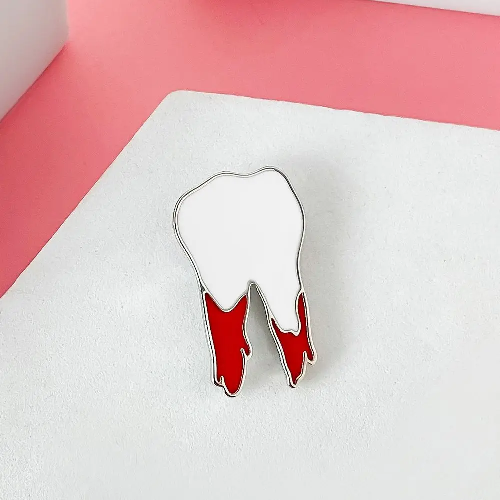 

Harong New Bloody Tooth Enamel Pin Cute Medical Metal Lapel Badge Brooch for Dentist Nurse Internship Work Gift Jewelry