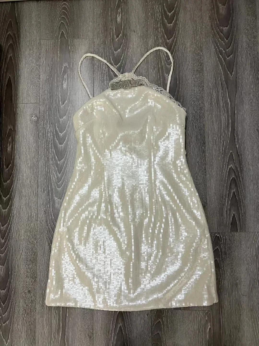 Летнее женское белое платье с пайетками и ромбовидной вышивкой милый женский