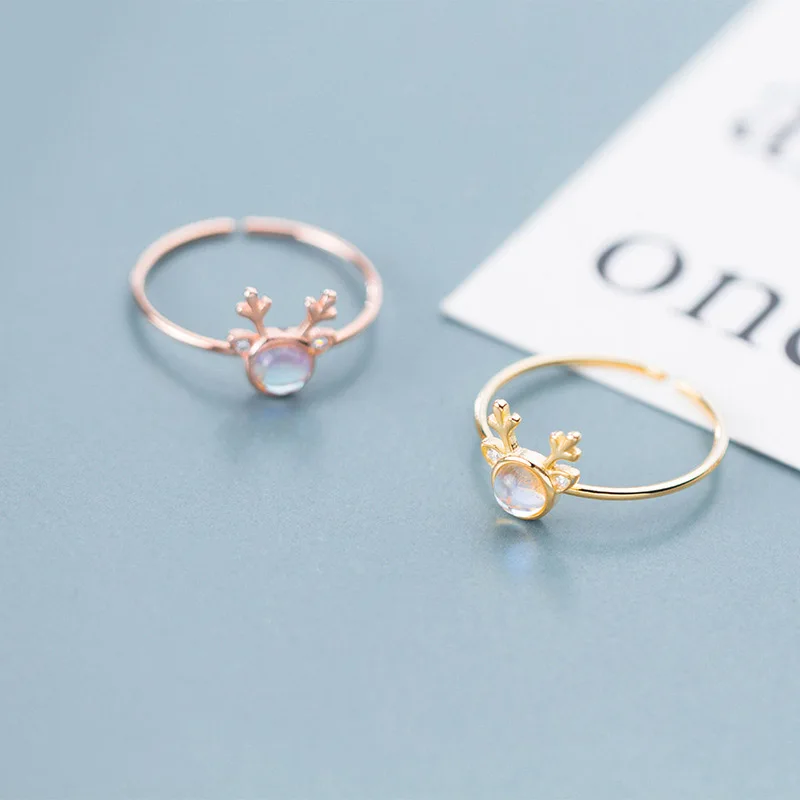 

Кольцо с оленем из серебра 925 пробы с лосем