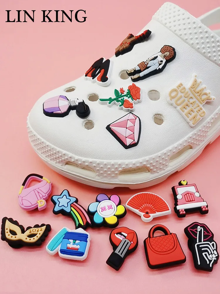 

1Pcs PVC Fashion Modern Shoe Decorations Pin Croc Charm Garden Shoes Accessories Fit Clogs Wristbands Kids Halloween Party Décor