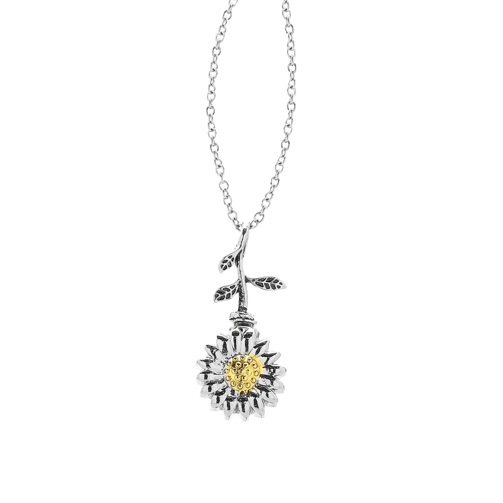 

1Pc Vintage Neck Chain Sunflower Pendant Women Accessory Clavicle Chain Silver Ornament for Decor Girls