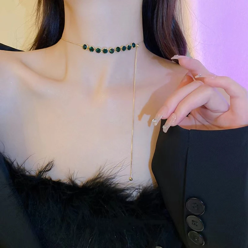 

Japan and South Korea New Emerald Zircon Necklace New Design Versatile Collar Chain High Grade Light Luxury Necklace Girl
