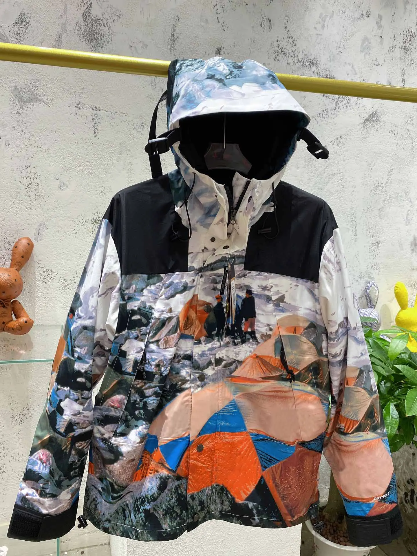 

Лучшая версия 2022FW x invтуристическая куртка с принтом для кемпинга экспедиций, Женская Мужская куртка с капюшоном и вышивкой логотипа Winderbreaker...