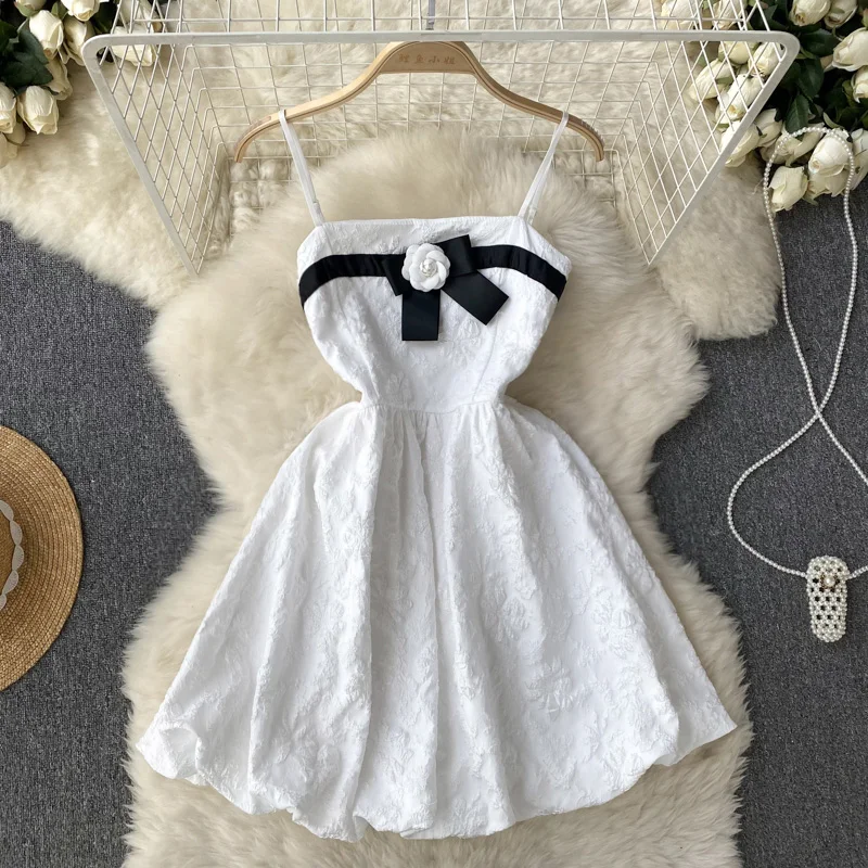 

Женское летнее Мини-Платье на бретелях-спагетти с бантом и открытой спиной