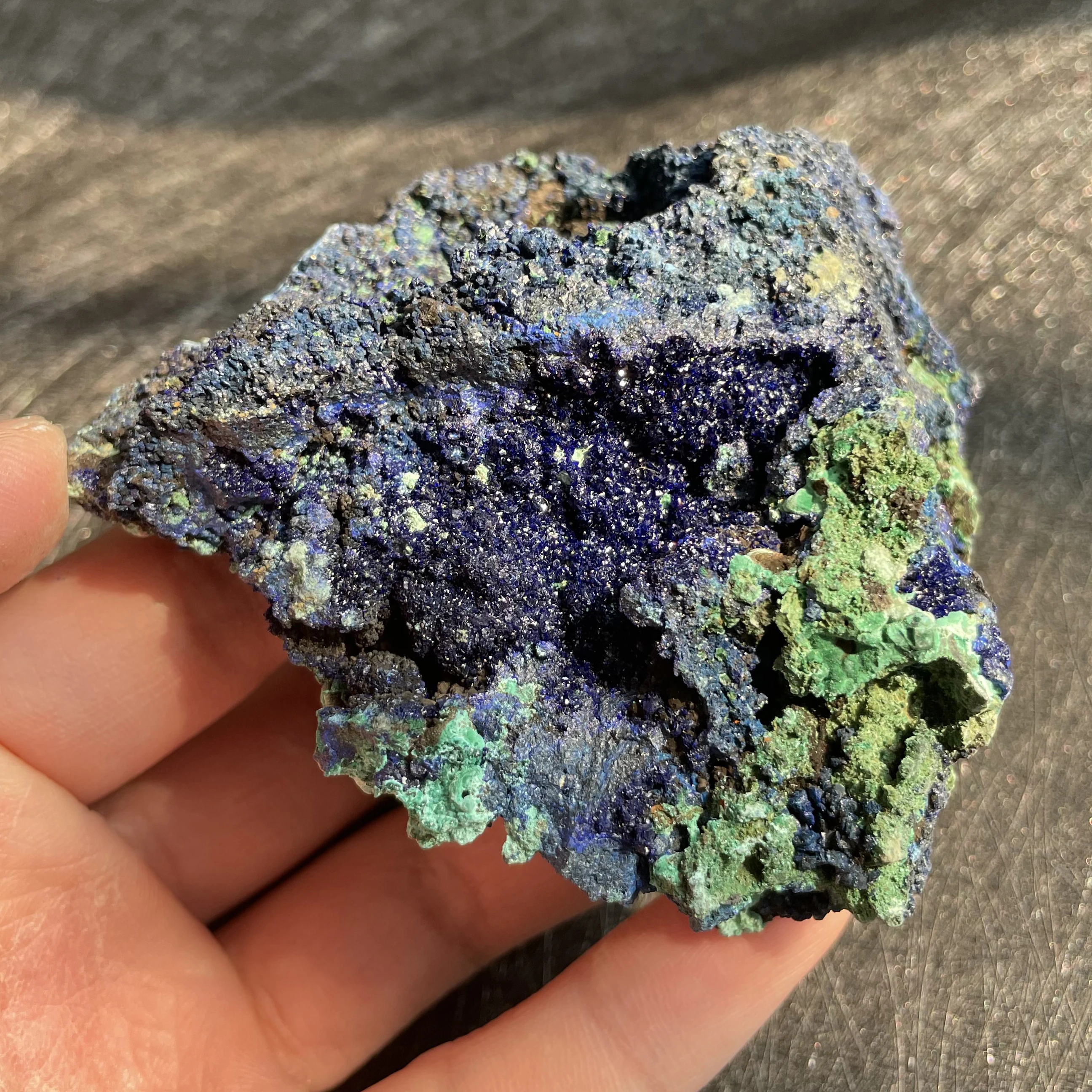 Натуральный кристаллический камень 259 г Азурит малахит минерал образец кварца