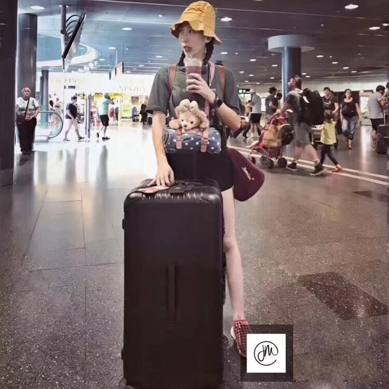 

Large Capacity Rolling Luggage ESSENTIAL Trunk Sport Brand Travel Suitcase