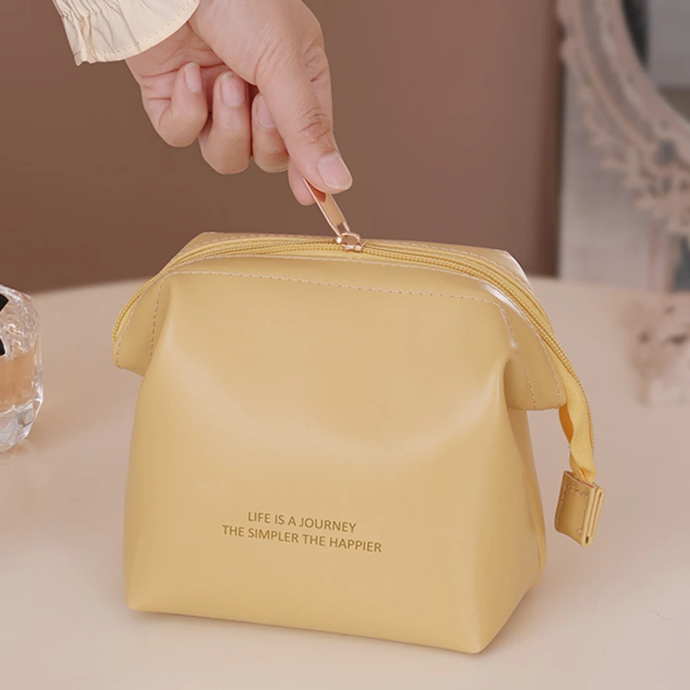 

Женские вместительные Чехлы для макияжа, портативный Водонепроницаемый Новый клатч, темпераментная универсальная дорожная косметичка, но...