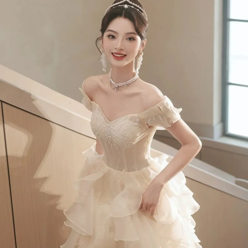 

Champagne Evening Dress off-Shoulder Light Luxury Minority High-End L0736