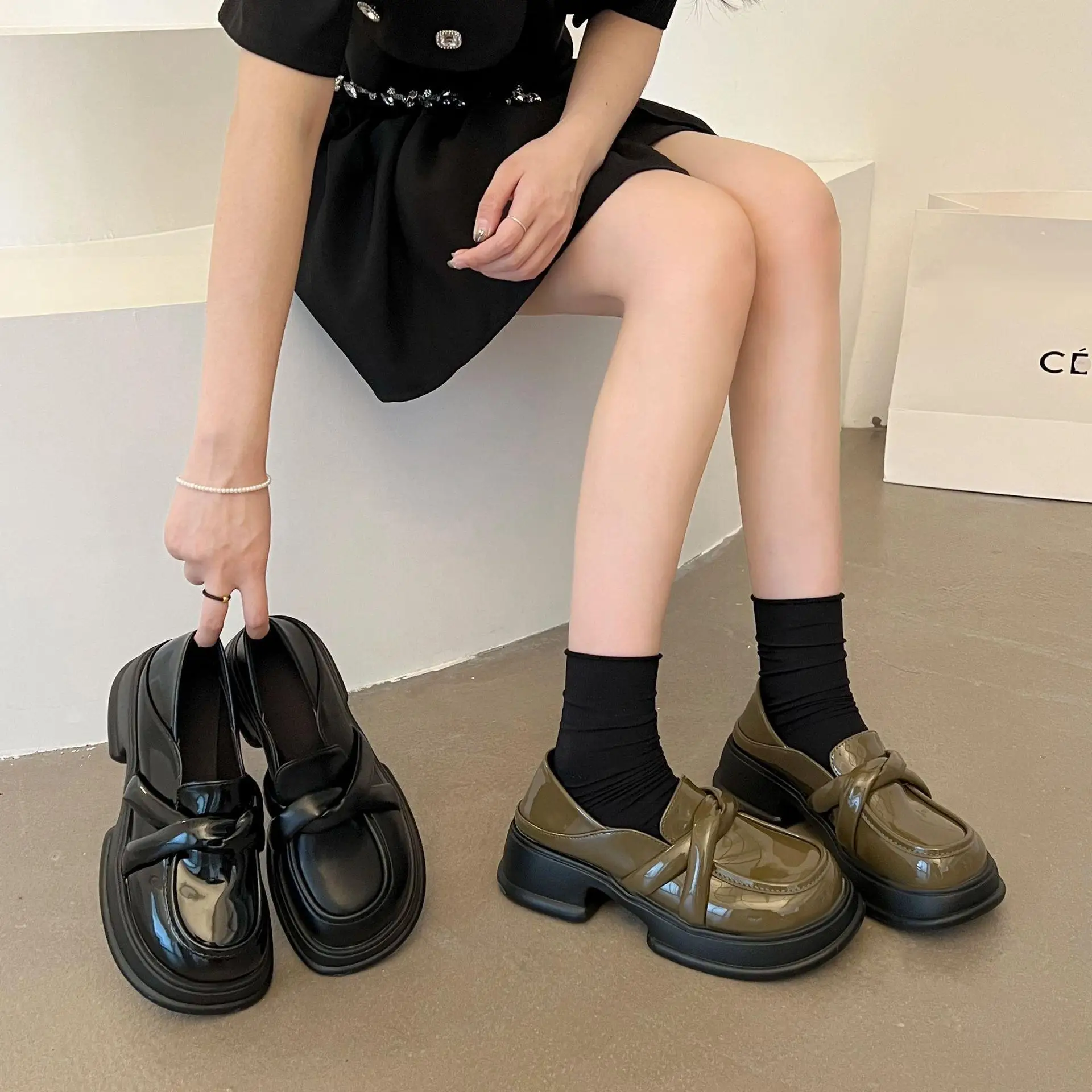 

Leather Solid Fashion Women Loafers 2023 Spring Autumn New Platform French Style All-match Elegant Preppy Style Retro Shoes