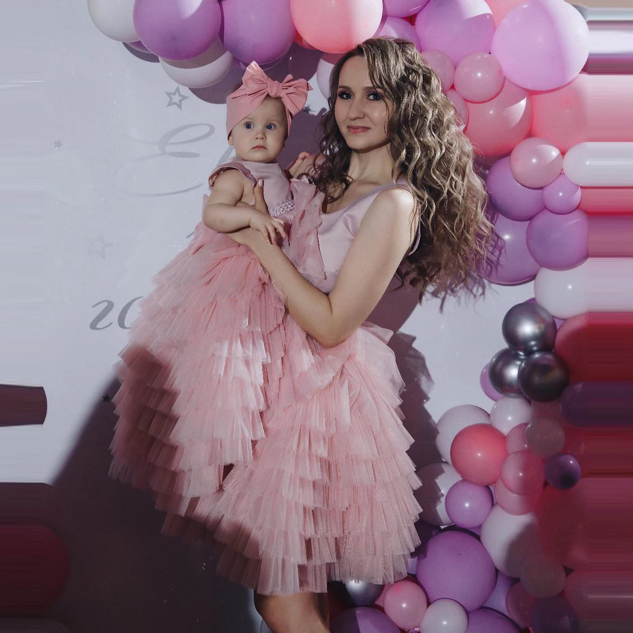 

Elegant Pink Mother And Kid Matching Dresses Family Look Photo Shoot Evening Gowns Layered Tutu Satin And Tulle Mom And Me