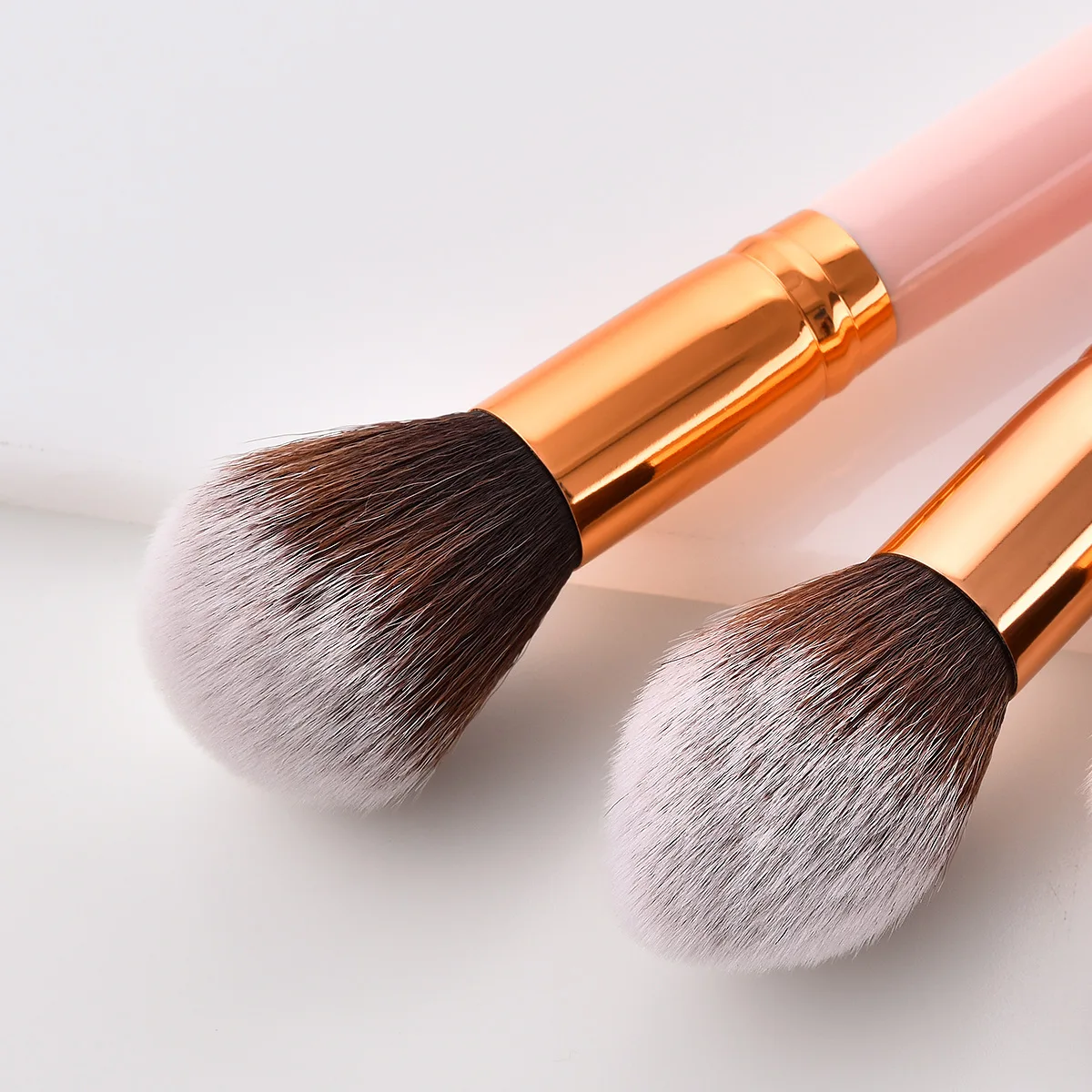 

1pcs Professional Makeup Brush Natural Goat Foundation Powder Contour Eyeshadow Make Up Brushes Wooden Handle Hair Brushes Pink