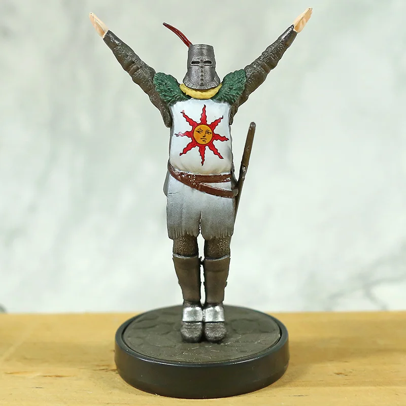 

Chiger Game DARK SOULS Statue Solaire of Astora Greetings to the Sun PVC 10cm Action Figure Toys Only Display Doll