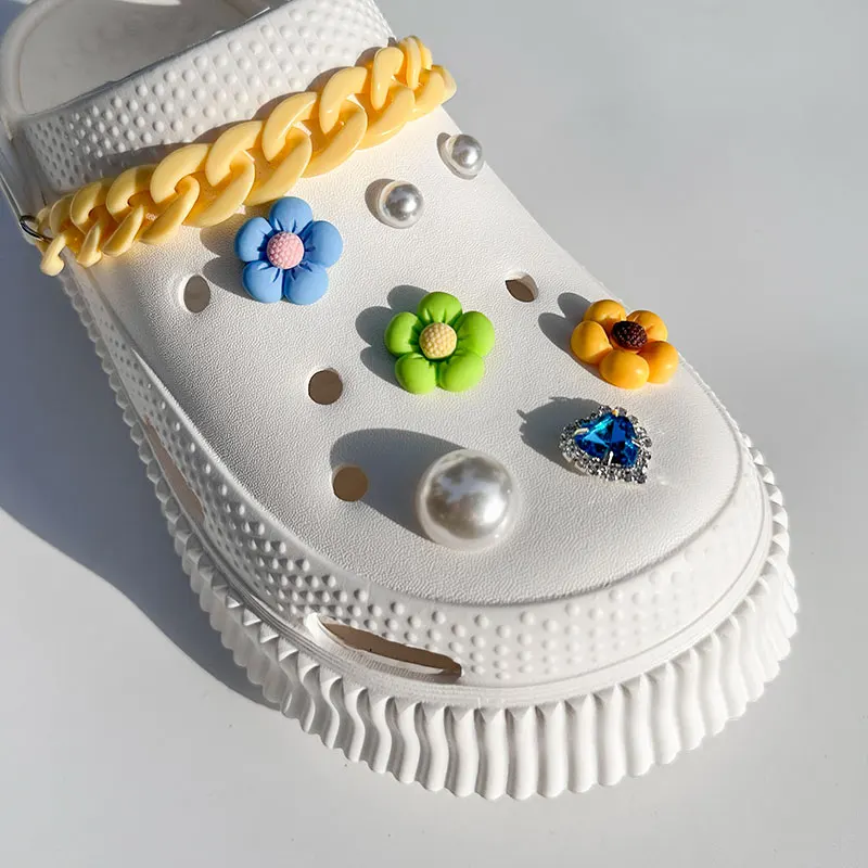 Cute Sunflowers Charms For Women Shoes Accessories Pack Vintage Luxury Rhinestone Chunky Acrylic Chains DIY Designer Jewelry