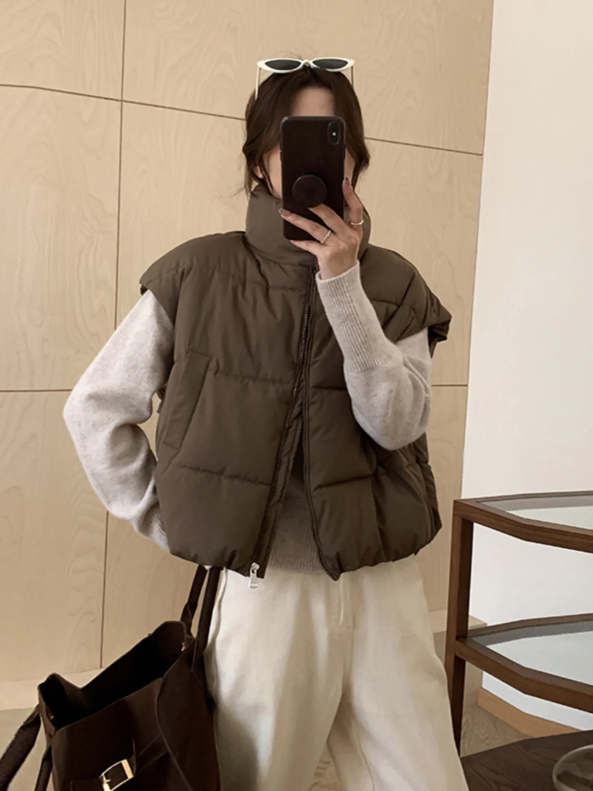 Зимний плотный пуховой жилет корейской серии с хлопковой подкладкой женский