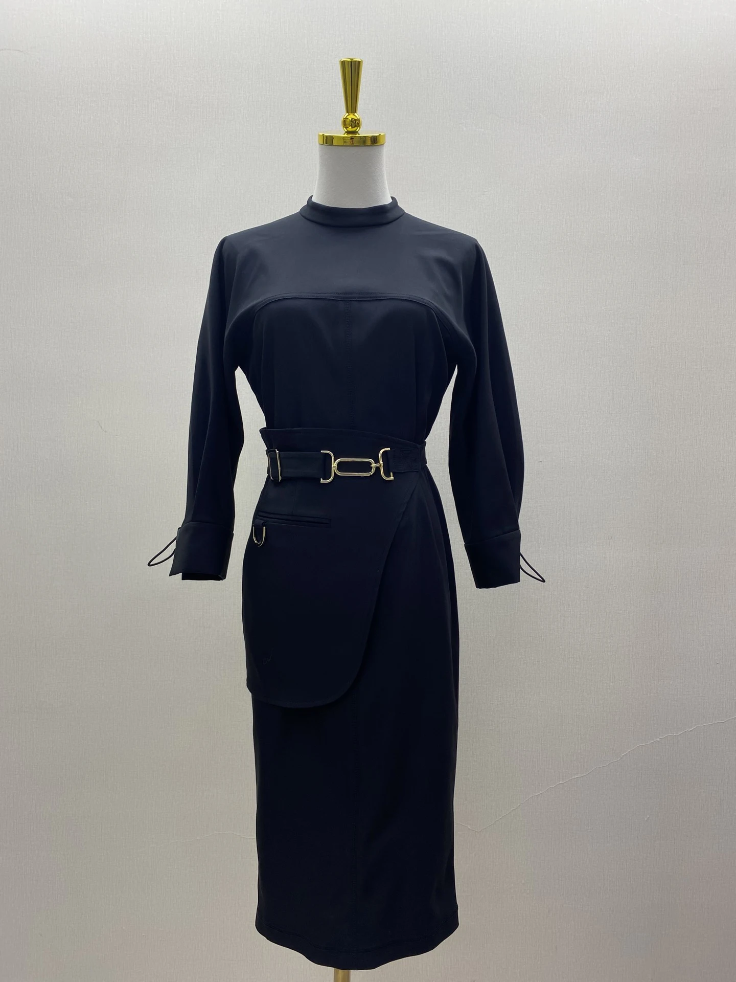 

Autumn new dress, waist cover design layer is very rich, senior and feminine