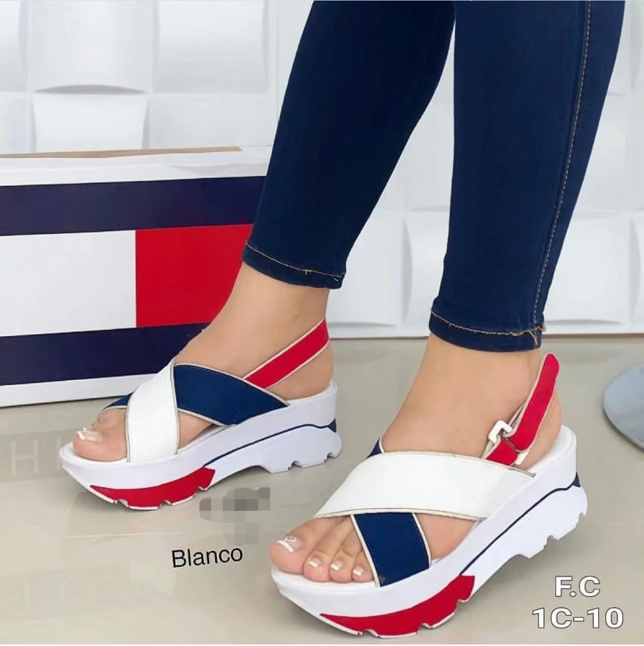 

2022 Summer Wedges Women's Sandals Non-slip Buckle Strap Female Summer Beach Sandal Thick Platform Peep Toe Lady Outdoor Shoes