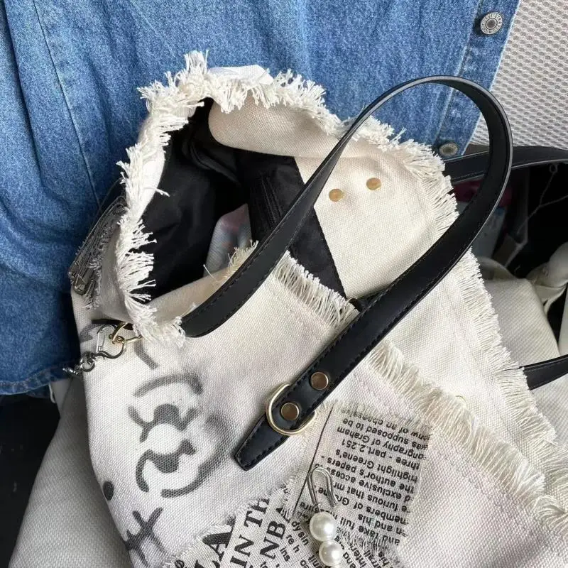 Hello Kitty Bag Hot Girl Embroidered Canvas Shoulder Bag Tote Bag Casual Cute Bag   purses  crossbody bag  purses and handbags