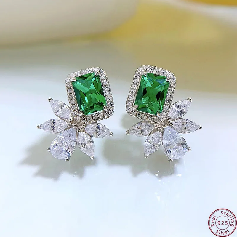 

Женские серьги-гвоздики из серебра 925 пробы, с муассанитом