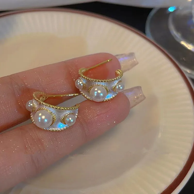 

New Retro C-shaped Pearl Earrings For Women Personality Fashion Lady Style Party Jewelry Daily Matching Anniversary Gift