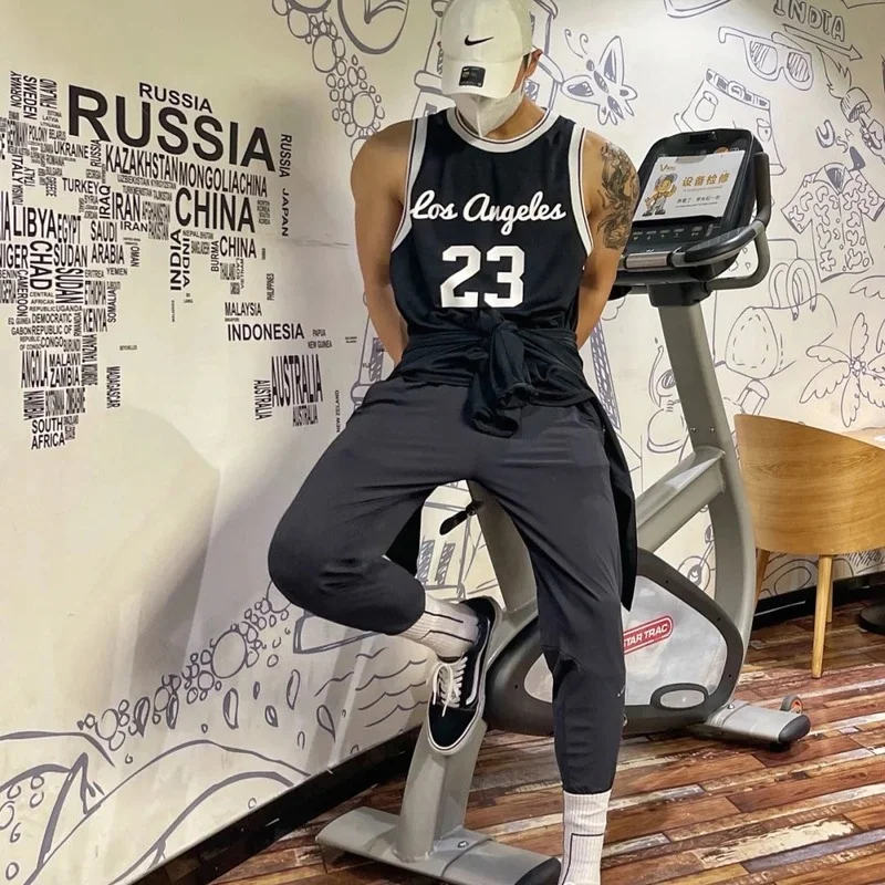 

2022 Мужская Спортивная тренировочная баскетбольная майка для фитнеса Новинка легкий топ для бега быстросохнущая впитывающая Пот футболка б...