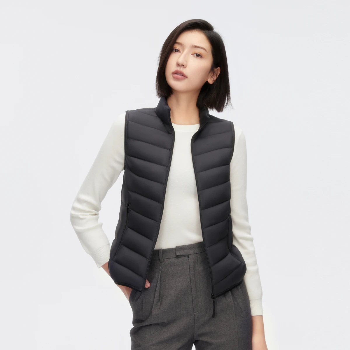 Женский пуховой жилет BOSIDENG на 90% утином пуху