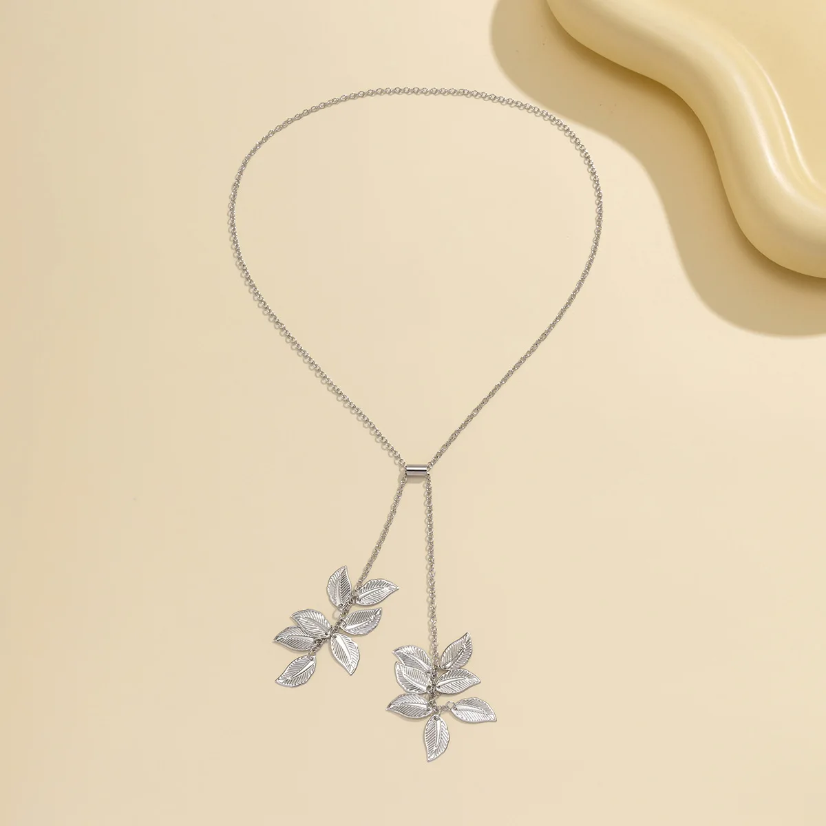 Accessories: Simple leaf metal pendant necklace collarbone chain vintage imitation pearl versatile necklace women