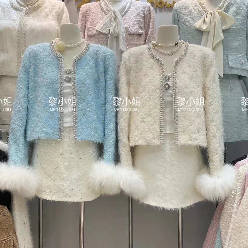 Синие короткие куртки из плюша с бисером и натуральным мехом осень-зима 2024 новая