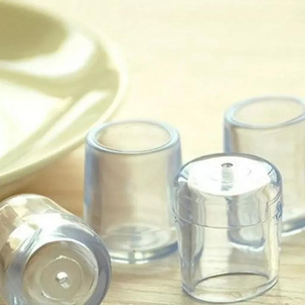 

Из 4 предметов, колпачки для ножек стула, настольные подкладки, протектор для деревянных полов