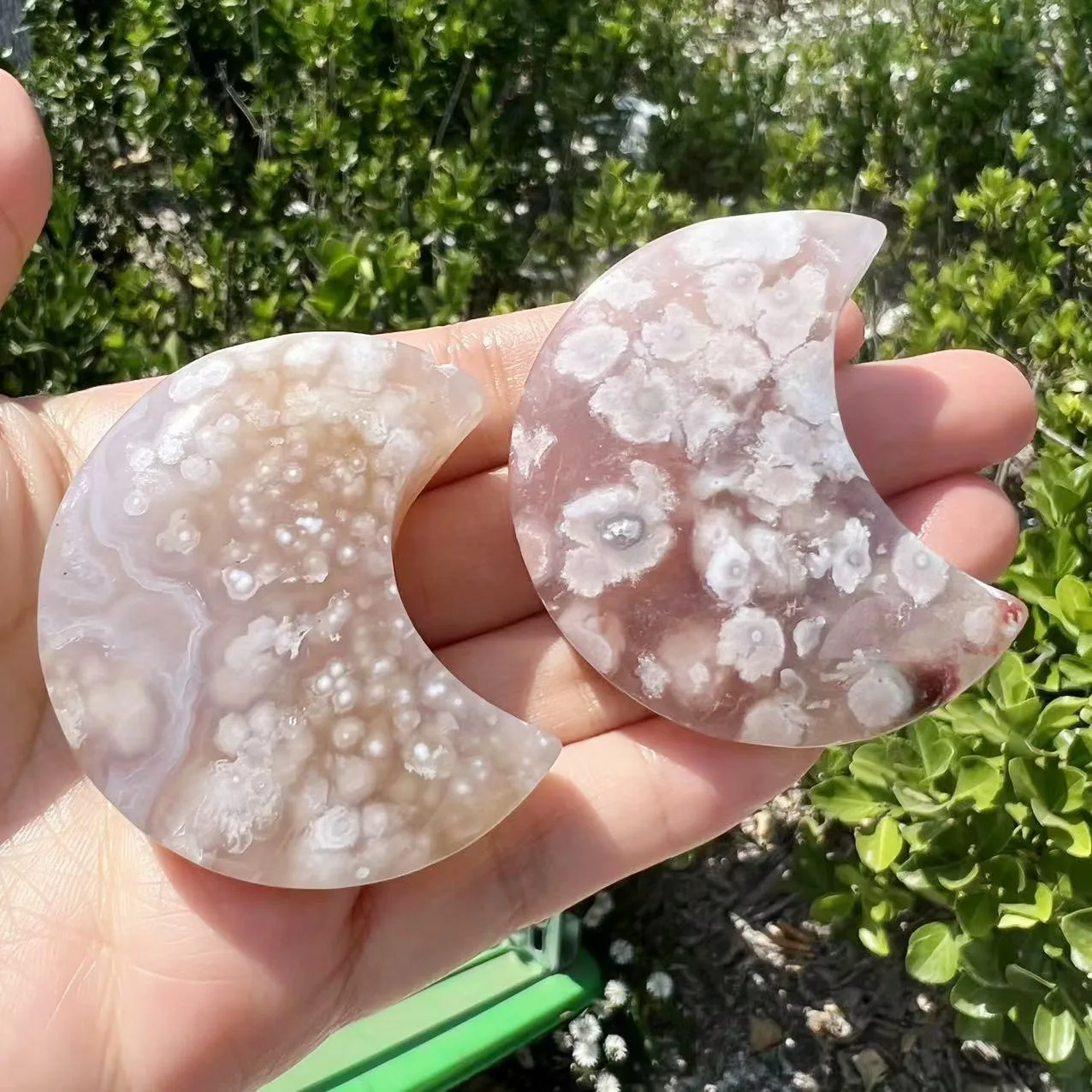 

5CM Natural Snowflake Cherry Blossom Agate Moon Shaped Crystal Gemstone Healing Natural Stones