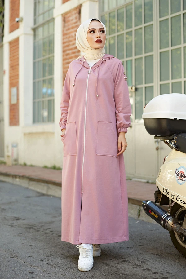 

Мусульманская женская одежда с пуговицами на плечо