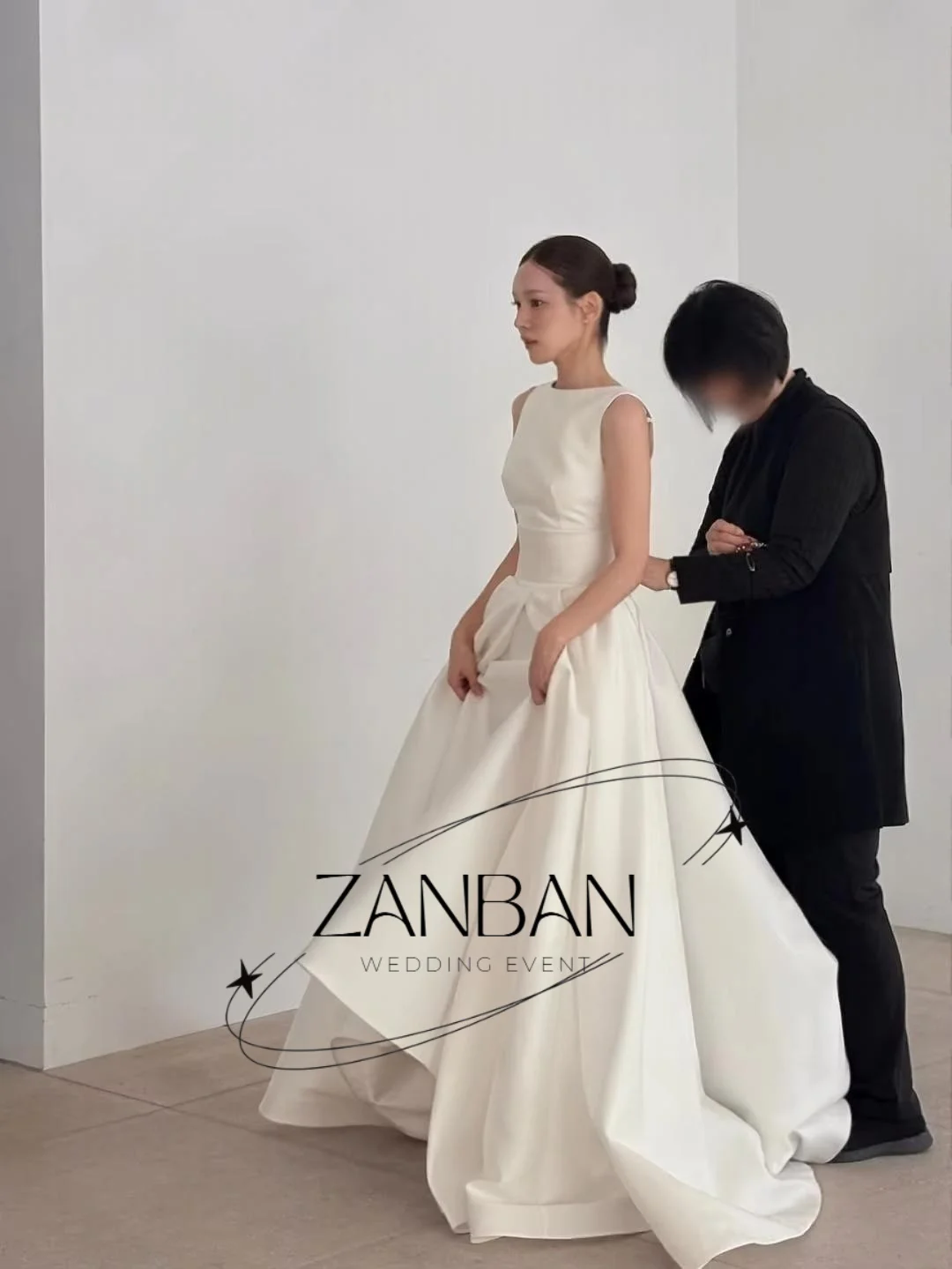 Фото ZanBan Простое платье в пол для свадебной фотосессии в корейском стиле, с круглым вырезом, без рукавов, корсетное свадебное платье, изготовленное на заказ, 2025 №2