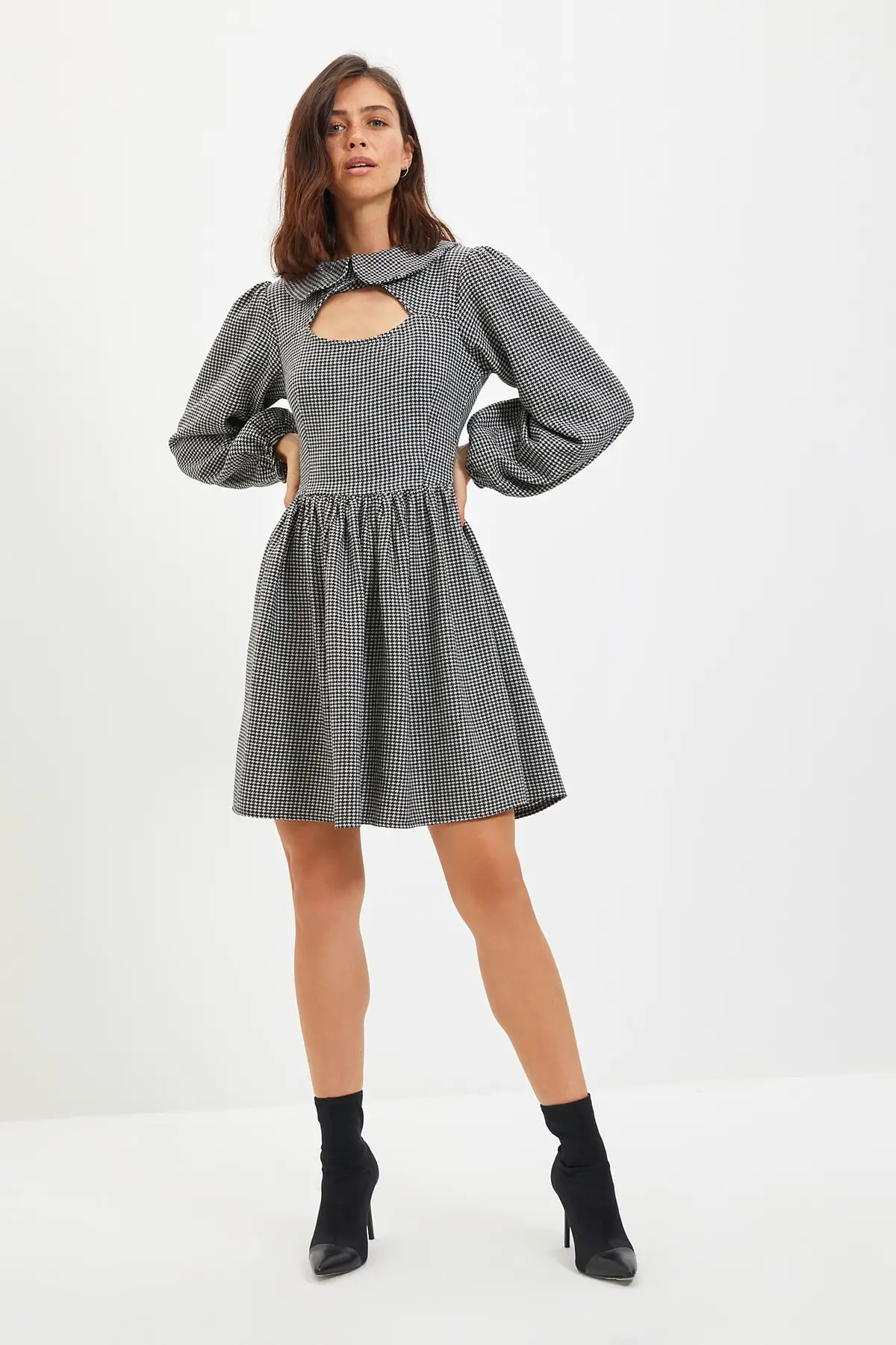 

Trendyol Collar Detailed Plaids Dress TWOAW22EL0793