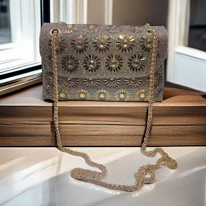 Новая сумка через плечо на цепочке вечерняя для ужина модные женские маленькие