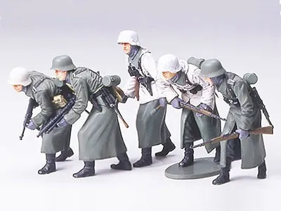 

Tamiya 35256 Plastic Model 1/35 German Assault Infantry W/winter Gear Soldiers Figures Assembly Model Kits for Hobby DIY