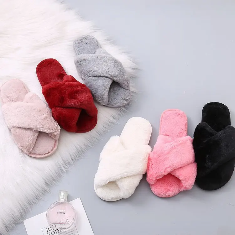 Women's Plush Slippers Warm Fluffy Slippers  Comfortable Faux Fur Cross Indoor Floor Slippers Flat Soft Fur Shoes Ladies Women