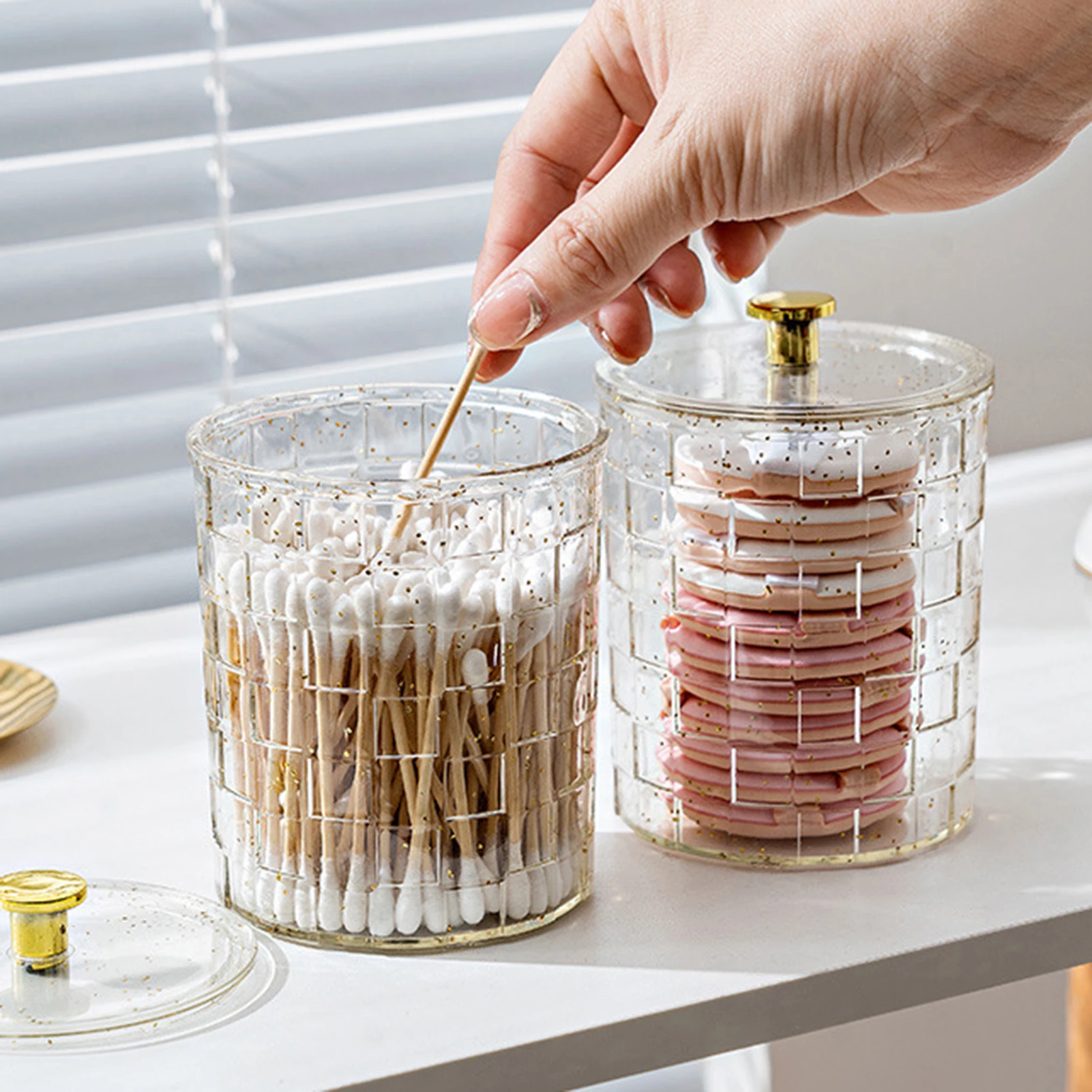 

Transparent Plastic Storage Box Reusable Makeup Remover Storage Jar For Home
