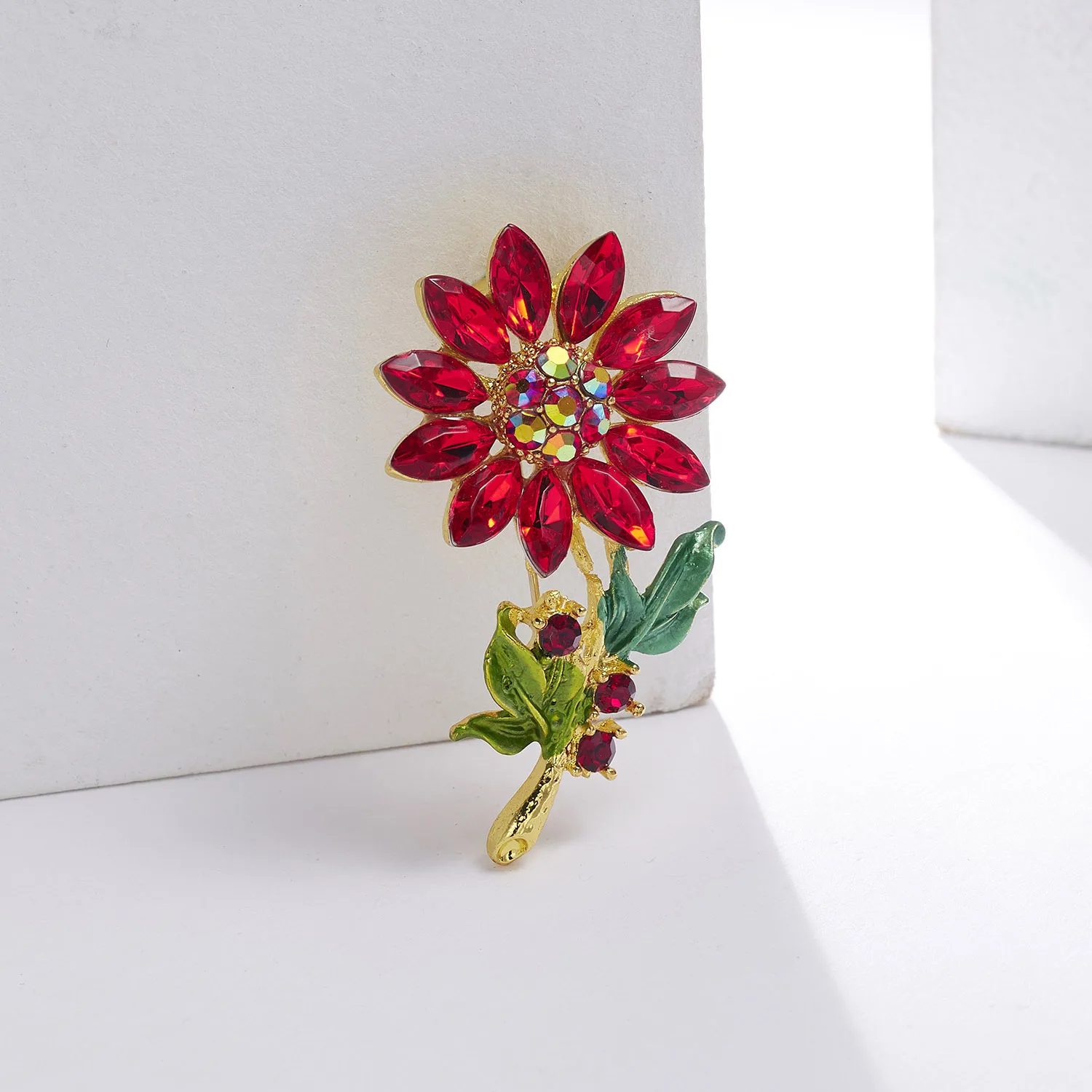 Женская эмалированная брошь в виде цветка с жемчугом | Украшения и аксессуары