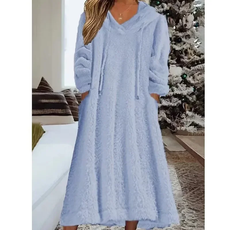 Женское платье с капюшоном