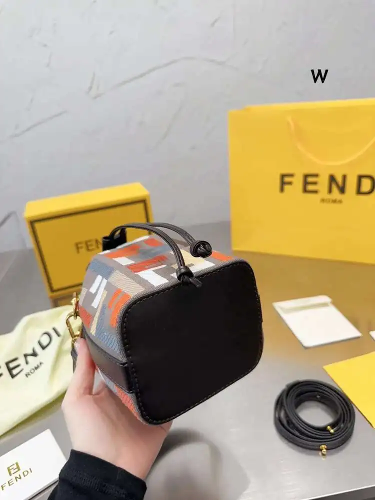 В Стиле Fendi 2024 Новая КошелеК На Сумка-меССенджер Подмышки Через Плечо Модная
