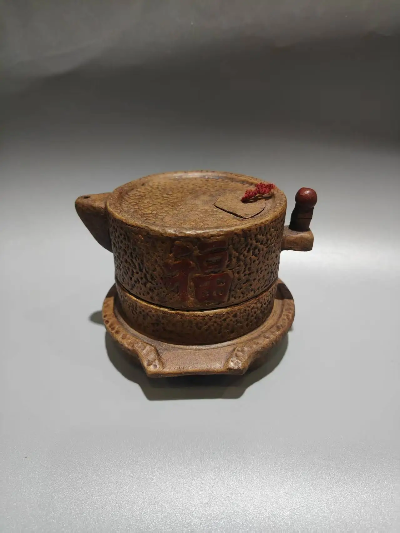 Старинный китайский чайник из глины YiXing Zi Sha