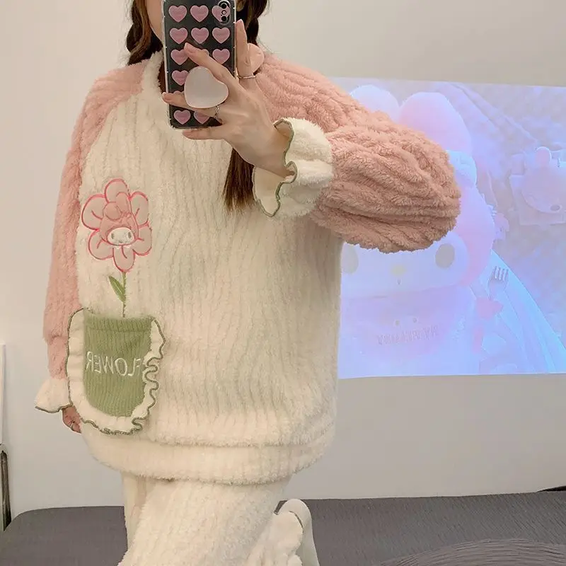 

2022 New Sanrio Mymelody Winter Cartoon Round Neck Housewear Two-Piece Suit Kawaii Anime Long-Sleeved Plush Pajamas for Gifts