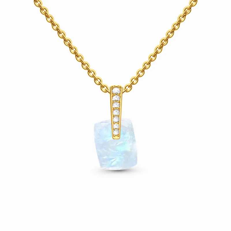 

Japan, South Korea, Europe and America S925 sterling silver moonstone moon-shaped necklace pendant female